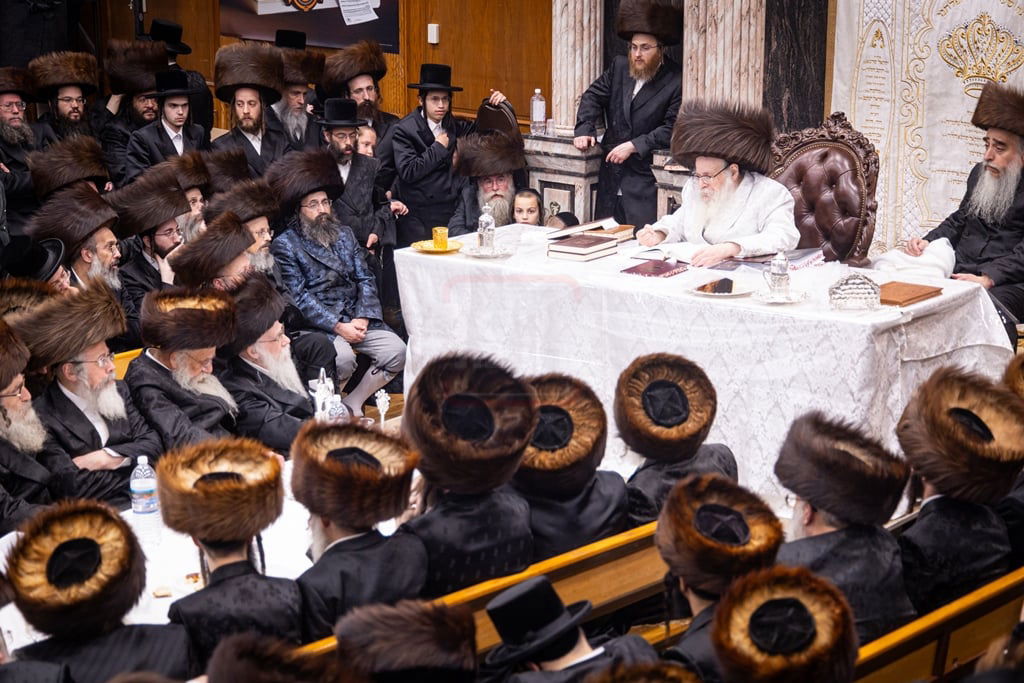 סוכות - הושענא רבה ומוצאי שמחת תורה בחצה"ק צאנז קלויזנבורג