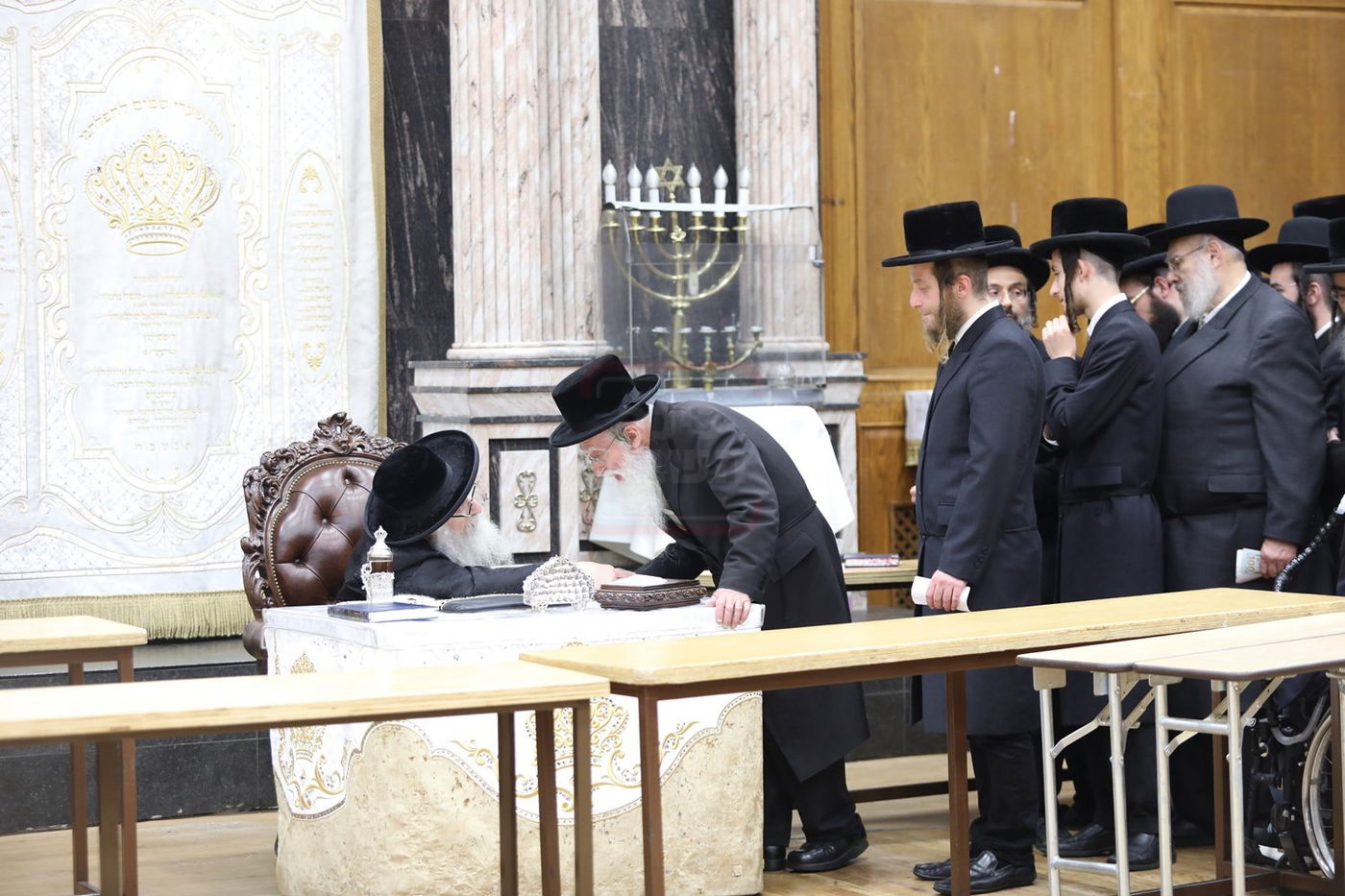 האדמו"ר מצאנז קלויזנבורג בקהלת קהל בבורו פארק