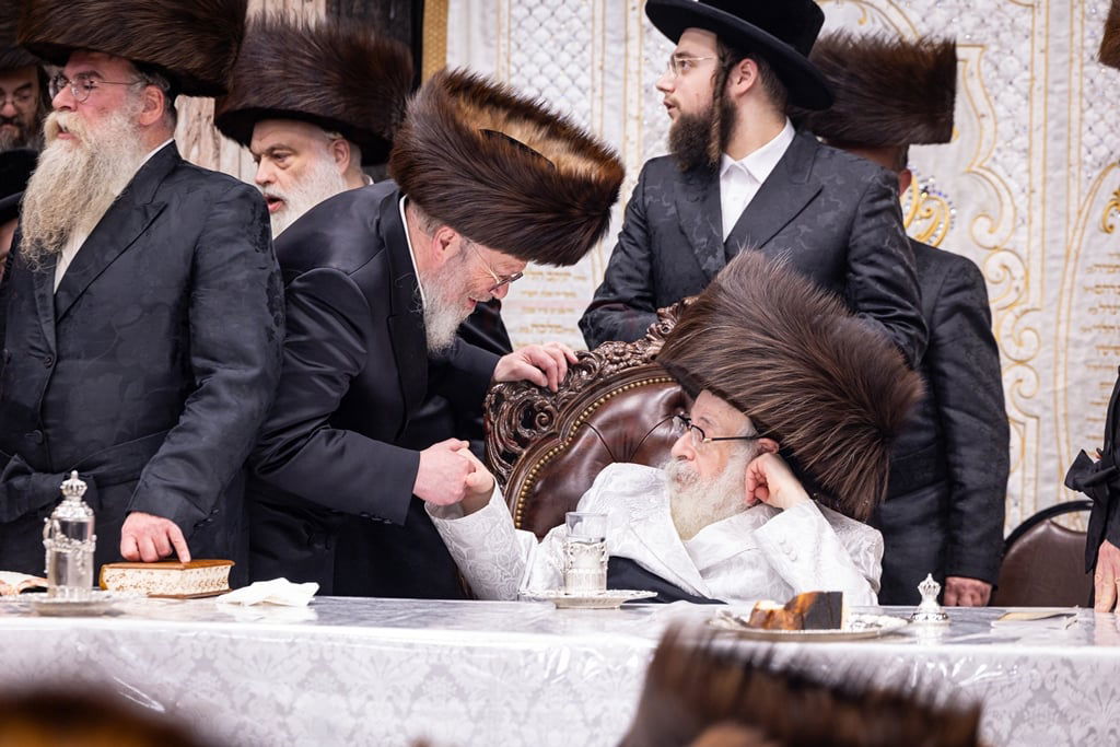 סוכות - הושענא רבה ומוצאי שמחת תורה בחצה"ק צאנז קלויזנבורג