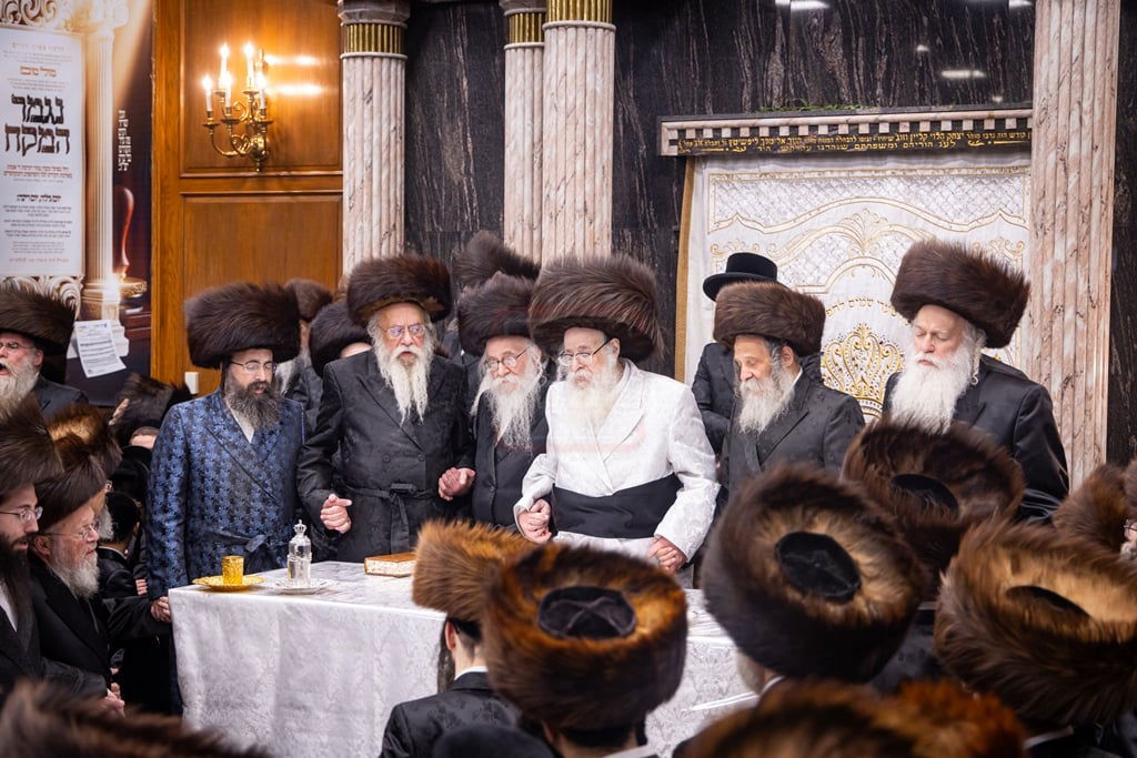 סוכות - הושענא רבה ומוצאי שמחת תורה בחצה"ק צאנז קלויזנבורג