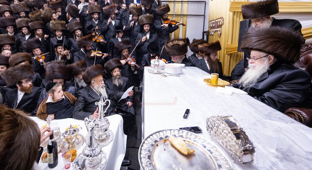 סוכות - הושענא רבה ומוצאי שמחת תורה בחצה"ק צאנז קלויזנבורג