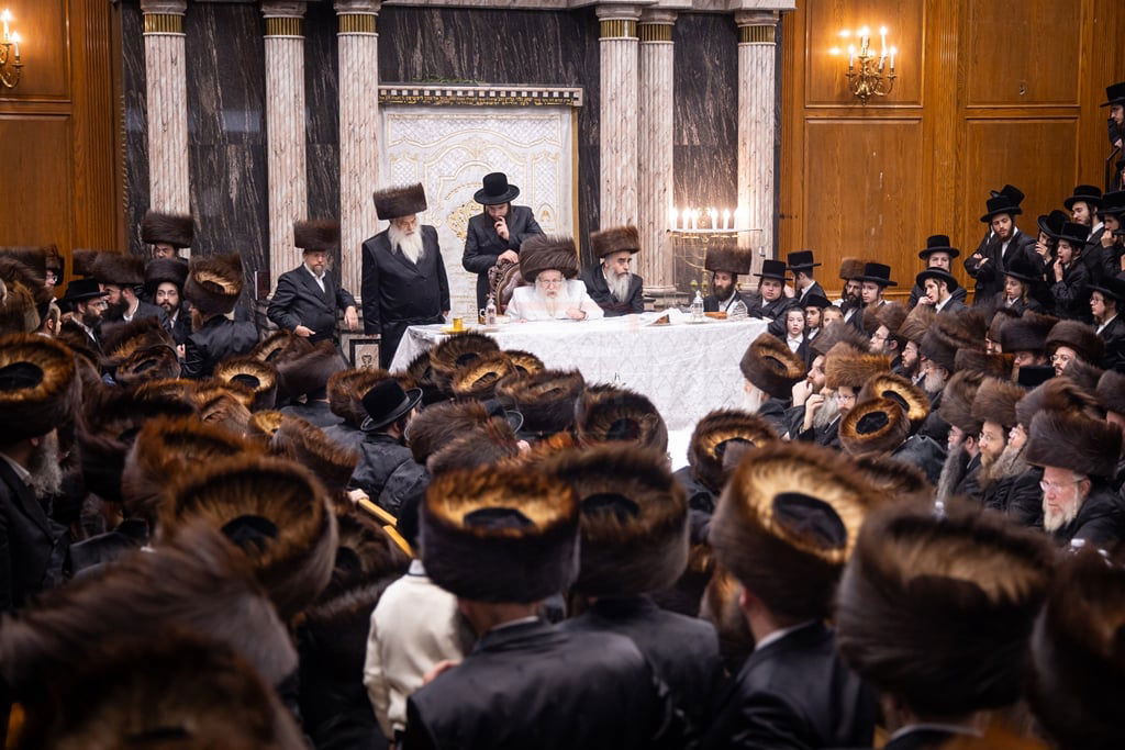 סוכות - הושענא רבה ומוצאי שמחת תורה בחצה"ק צאנז קלויזנבורג