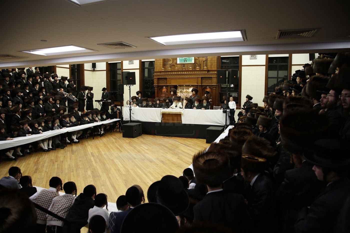 ירח האיתנים בחצה"ק ניקלשבורג