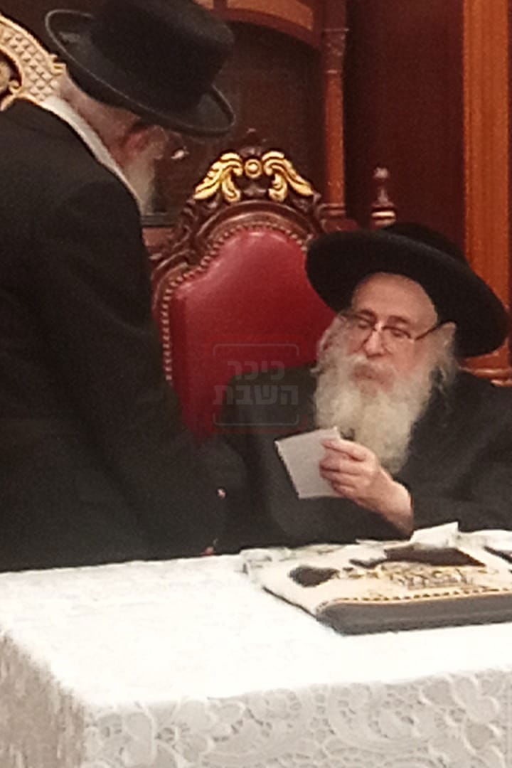 האדמו"ר מצאנז קלויזנבורג בקהלת קהל בווילאמסבורג