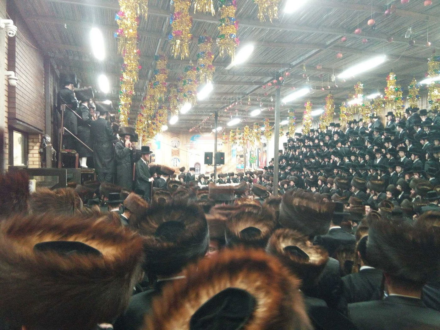 שמחת בית השואבה ונענועים בחצה''ק פאפא