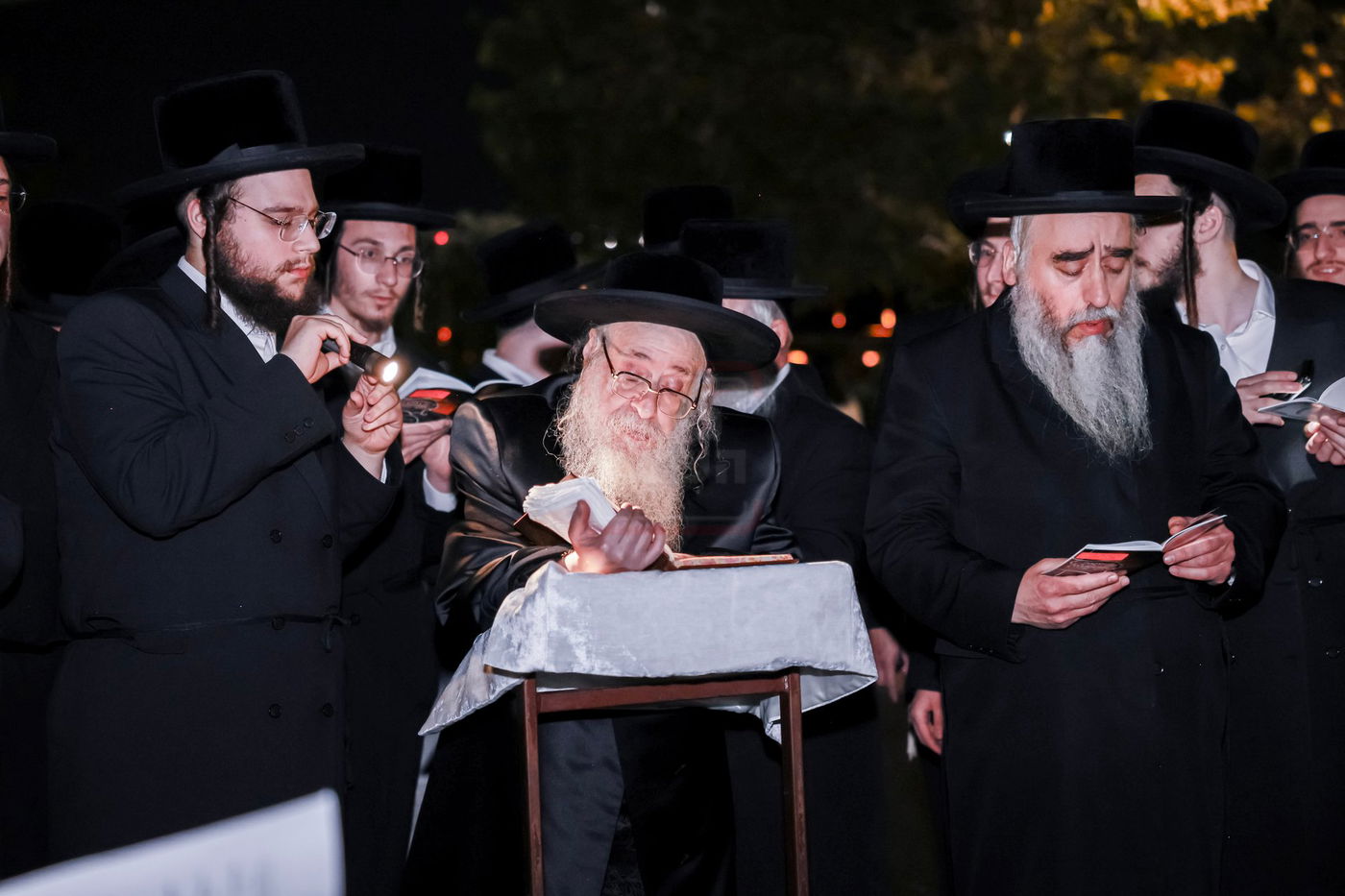 האדמו"ר מצאנז קלויזנבורג בתשליך