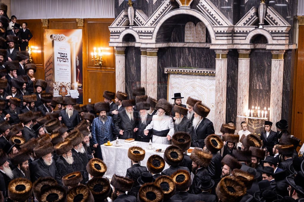 סוכות - הושענא רבה ומוצאי שמחת תורה בחצה"ק צאנז קלויזנבורג