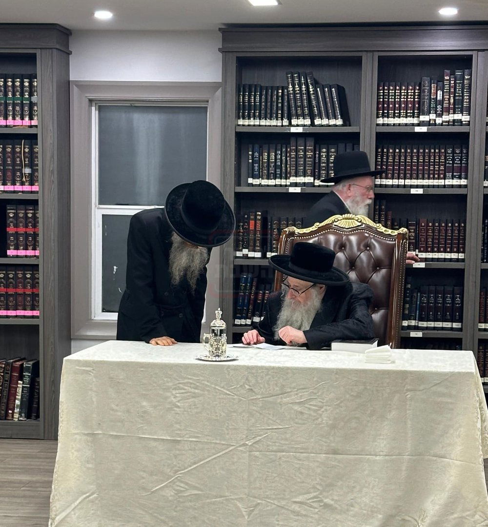 האדמו"ר מצאנז קלויזנבורג בקהלת קהל בלייקווד