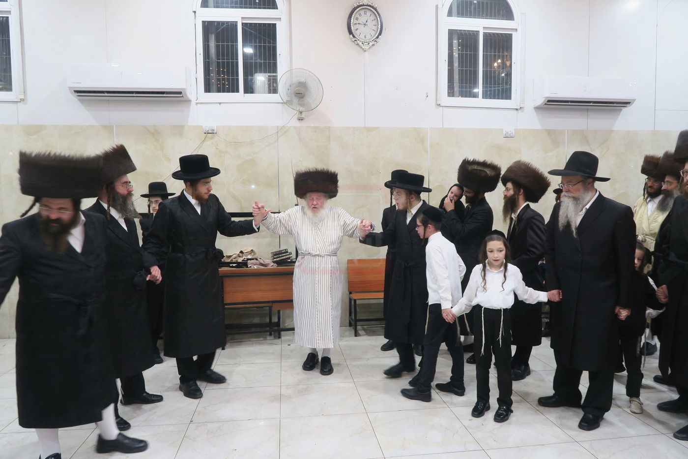 שמחת בית השואבה אצל האדמו"ר המהרי"ד מלעלוב