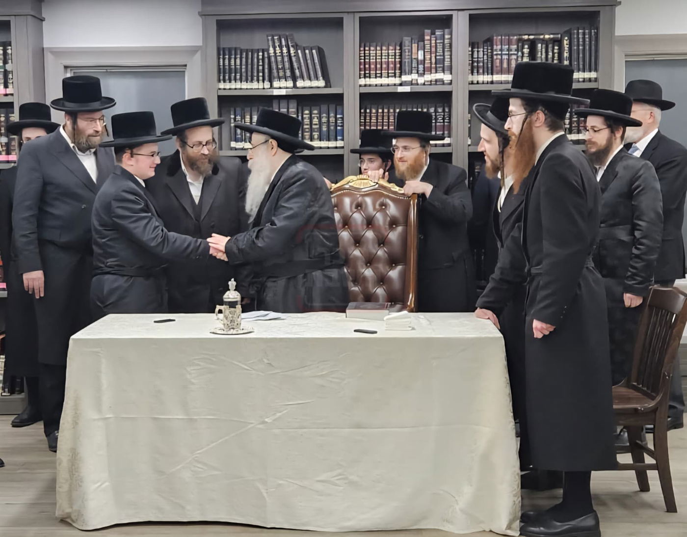 האדמו"ר מצאנז קלויזנבורג בקהלת קהל בלייקווד