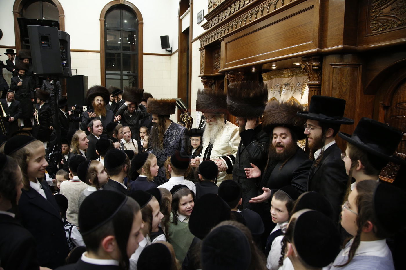 ירח האיתנים בחצה"ק ניקלשבורג