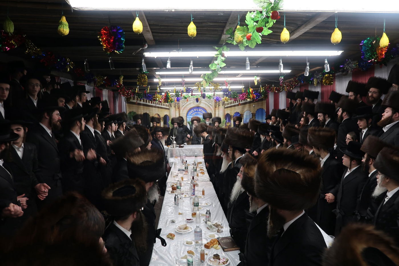 חג הסוכות ושמחת תורה בחצה"ק צאנז זוועהיל