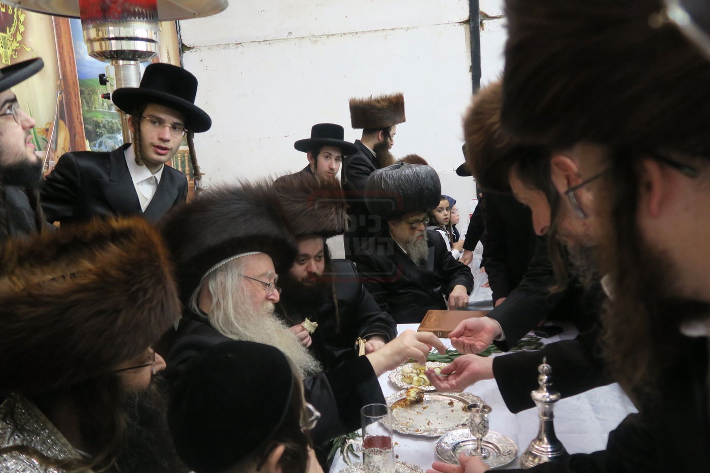 ירח האיתנים בחצה"ק ניקלשבורג