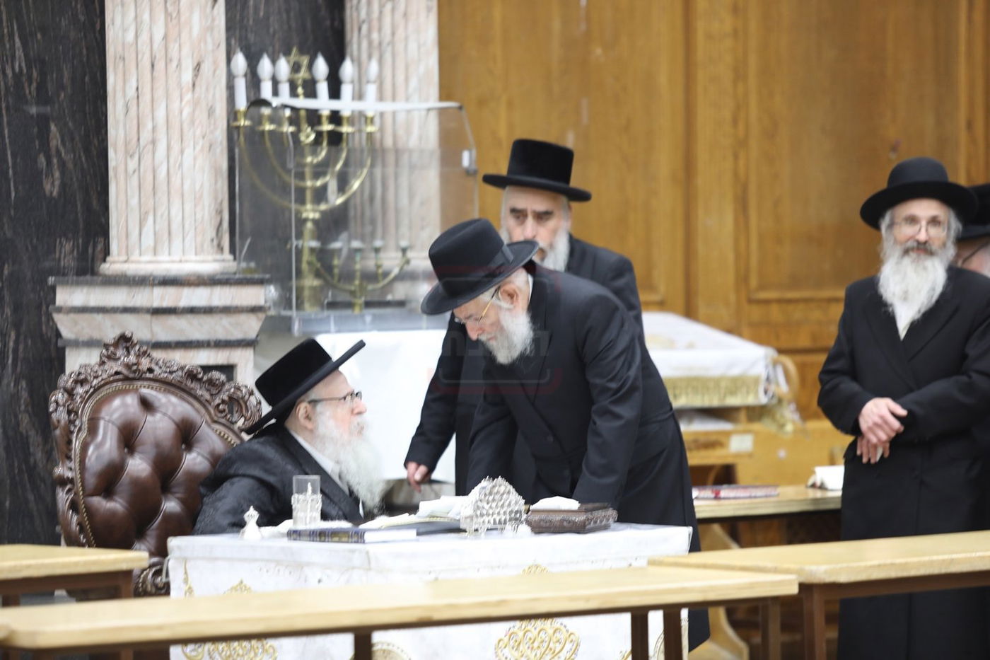 האדמו"ר מצאנז קלויזנבורג בקהלת קהל בבורו פארק