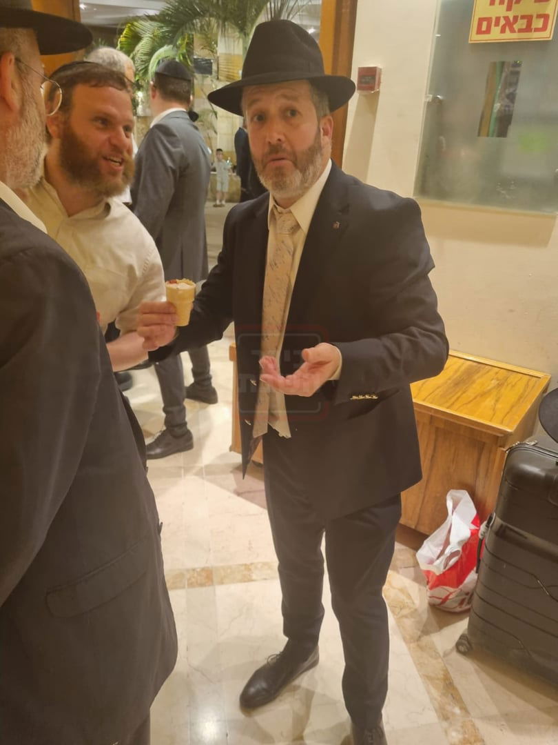 הנגיד שהתפלפל עם ראש הישיבה | 'זופניק בכיכר' עם כל התמונות, הנייעס והחשיפות של השבוע