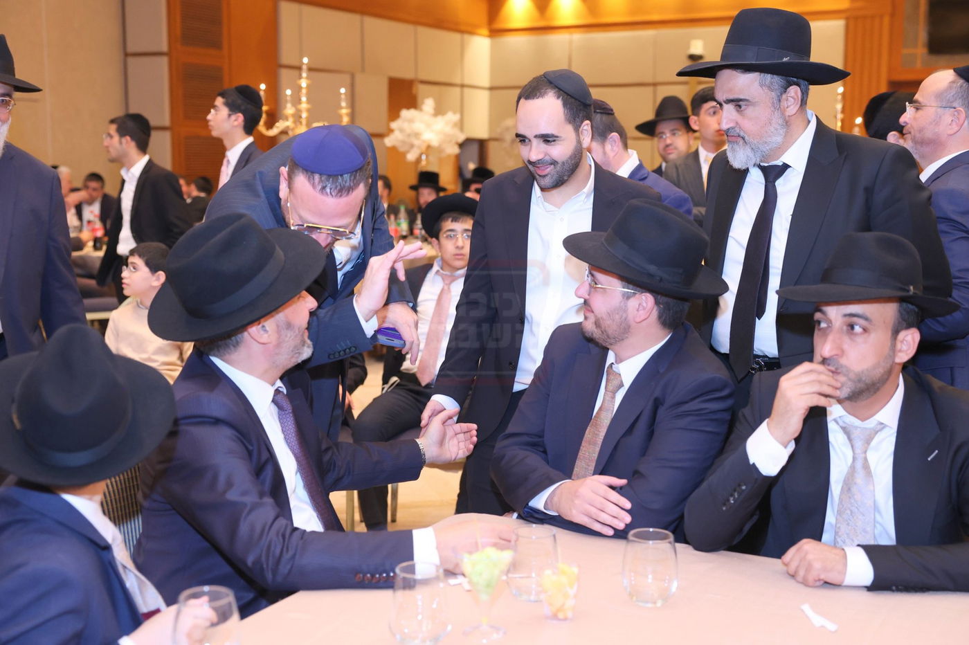 הנגיד שהתפלפל עם ראש הישיבה | 'זופניק בכיכר' עם כל התמונות, הנייעס והחשיפות של השבוע