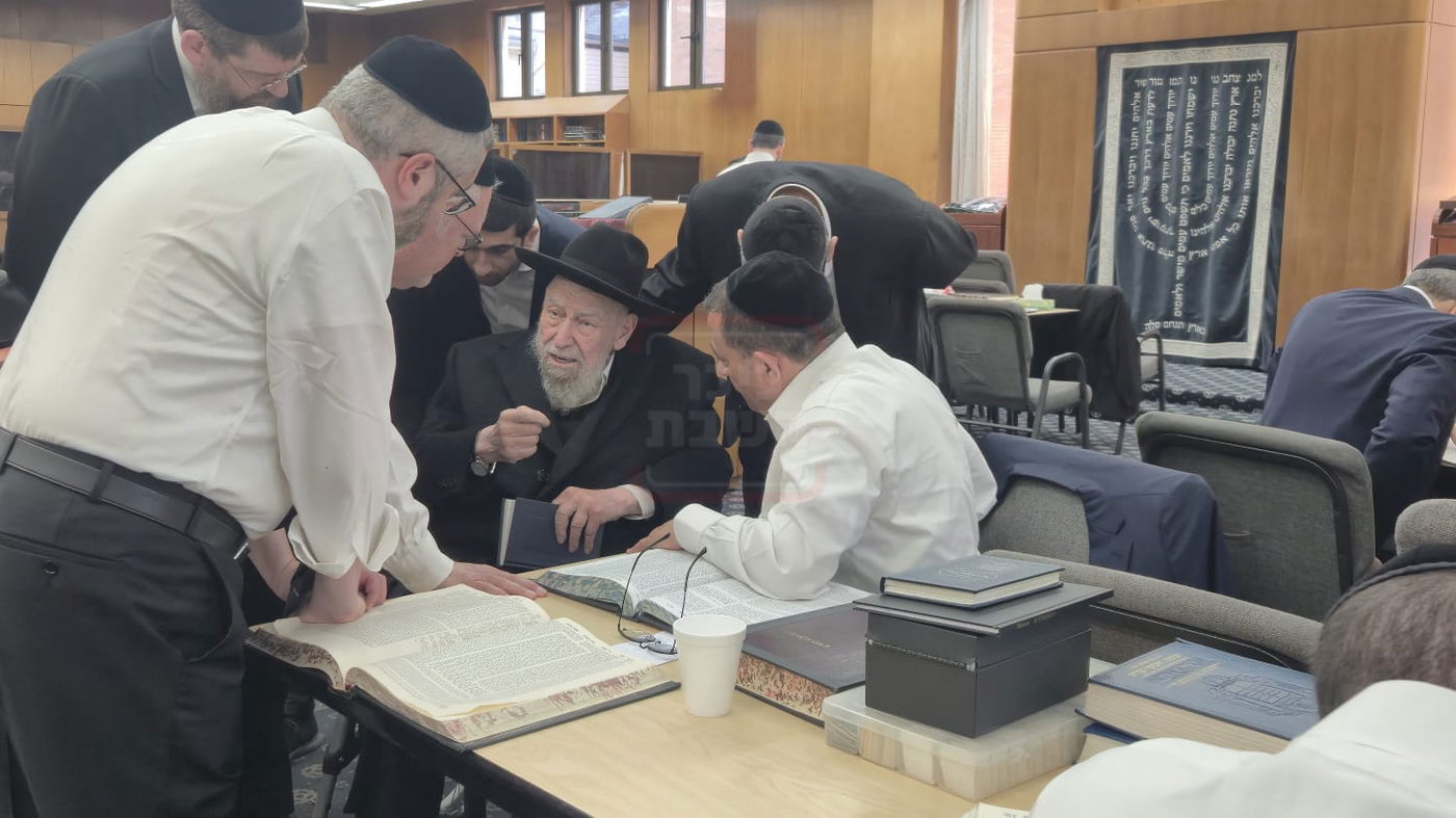 הנגיד שהתפלפל עם ראש הישיבה | 'זופניק בכיכר' עם כל התמונות, הנייעס והחשיפות של השבוע