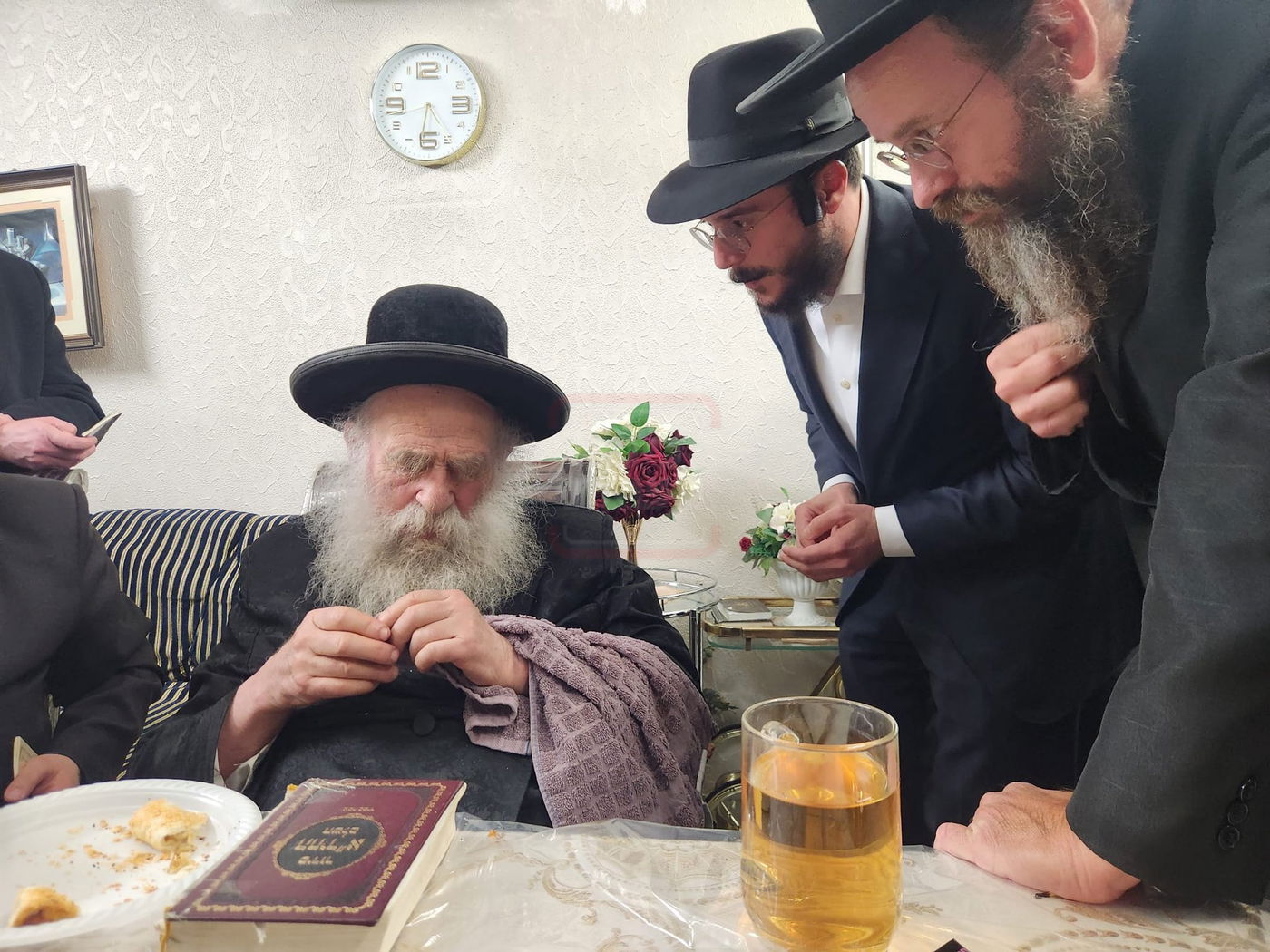 הנגיד שהתפלפל עם ראש הישיבה | 'זופניק בכיכר' עם כל התמונות, הנייעס והחשיפות של השבוע