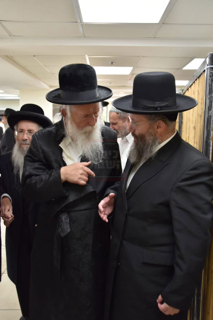 הנגיד שהתפלפל עם ראש הישיבה | 'זופניק בכיכר' עם כל התמונות, הנייעס והחשיפות של השבוע