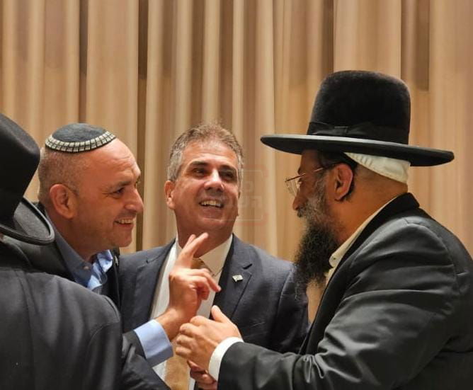 הנגיד שהתפלפל עם ראש הישיבה | 'זופניק בכיכר' עם כל התמונות, הנייעס והחשיפות של השבוע