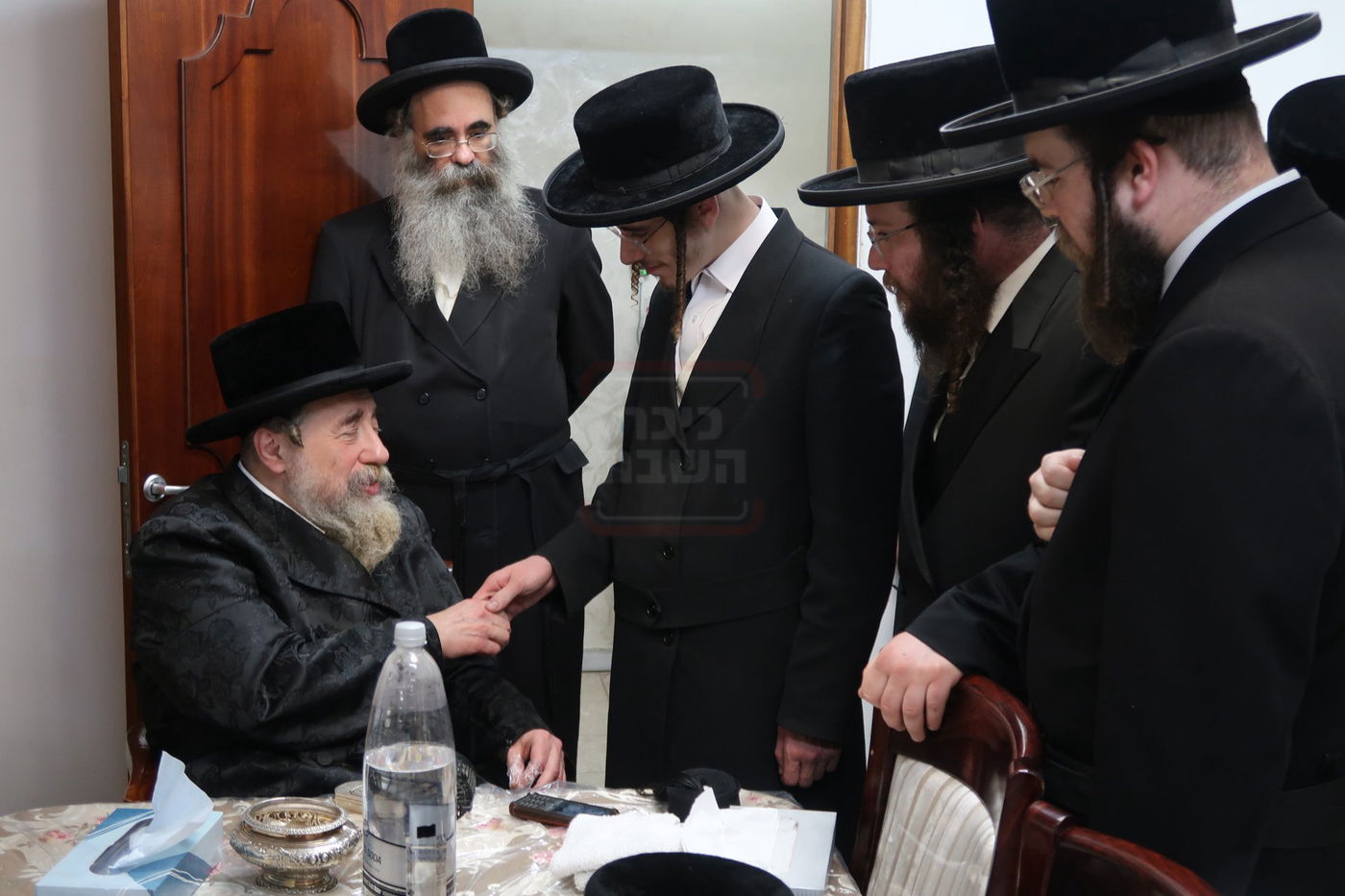 האסיר המשוחרר הרב אריה מרדכי רבינוביץ בבתי גדולי ישראל