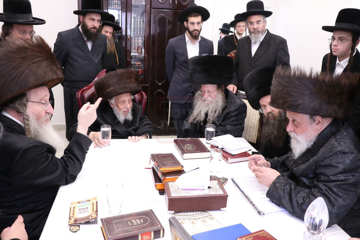 ברית בשמחת הברית בחצרות קוזמיר - ביאלה - קופיטשניץ - לעלוב בית שמש