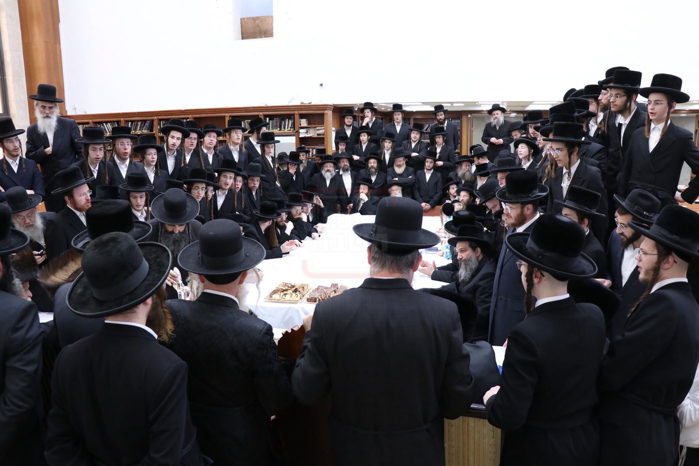 ברית בשמחת הברית בחצרות קוזמיר - ביאלה - קופיטשניץ - לעלוב בית שמש