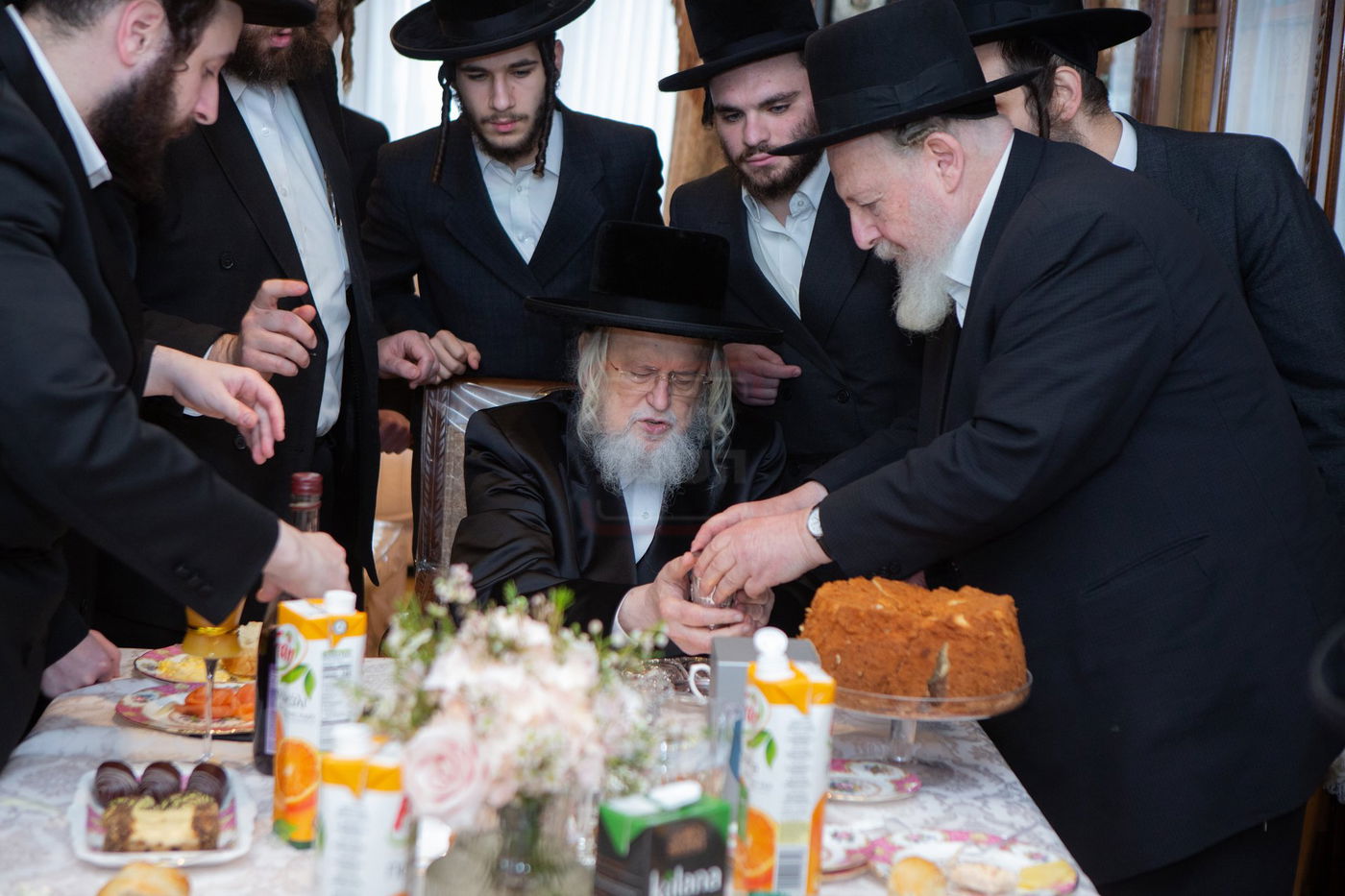 האדמו"ר ממונקאטש בביקור בלונדון