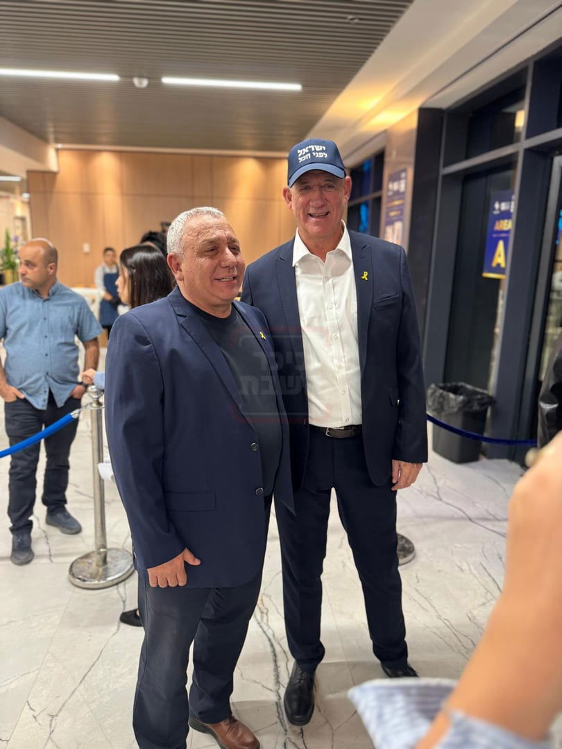 הח"כ שברח מריאיון | 'זופניק בכיכר' עם כל התמונות, הנייעס והחשיפות של השבוע