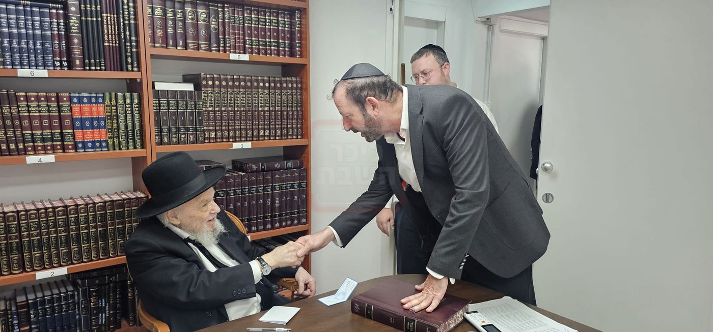 הח"כ שברח מריאיון | 'זופניק בכיכר' עם כל התמונות, הנייעס והחשיפות של השבוע