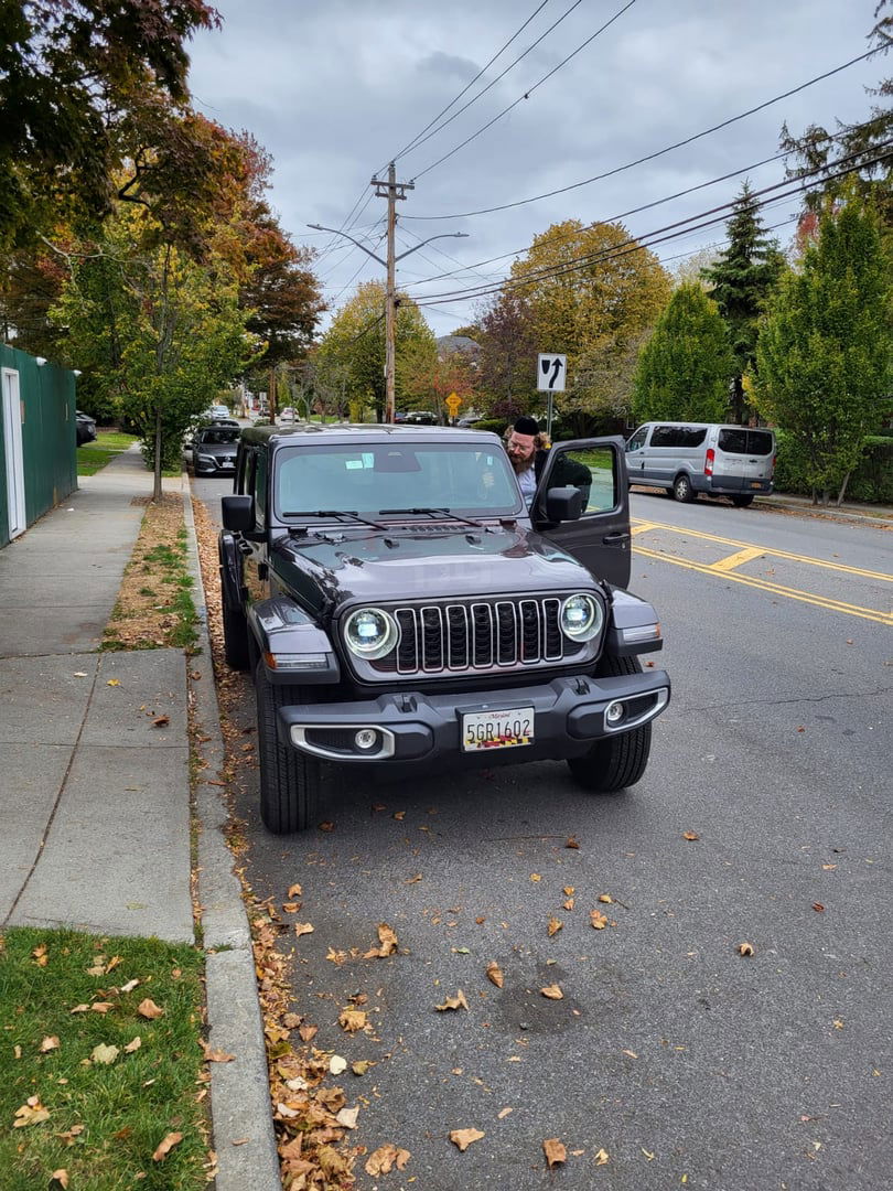 הח"כ שברח מריאיון | 'זופניק בכיכר' עם כל התמונות, הנייעס והחשיפות של השבוע