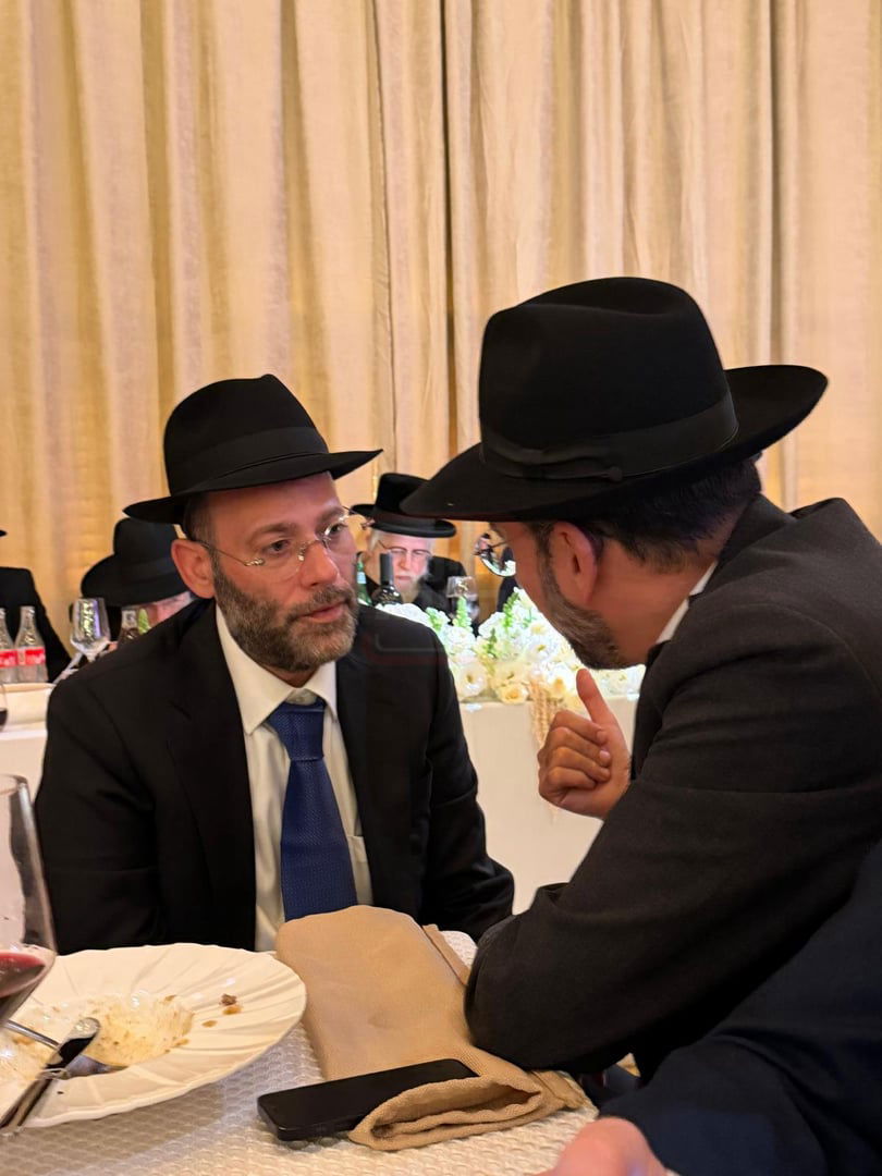 הח"כ שברח מריאיון | 'זופניק בכיכר' עם כל התמונות, הנייעס והחשיפות של השבוע