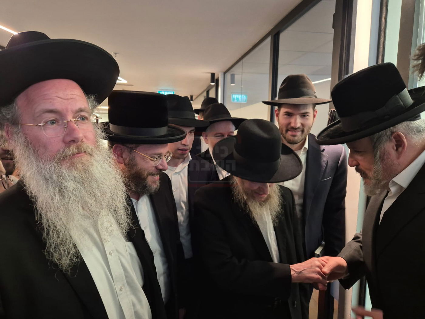 הח"כ שברח מריאיון | 'זופניק בכיכר' עם כל התמונות, הנייעס והחשיפות של השבוע