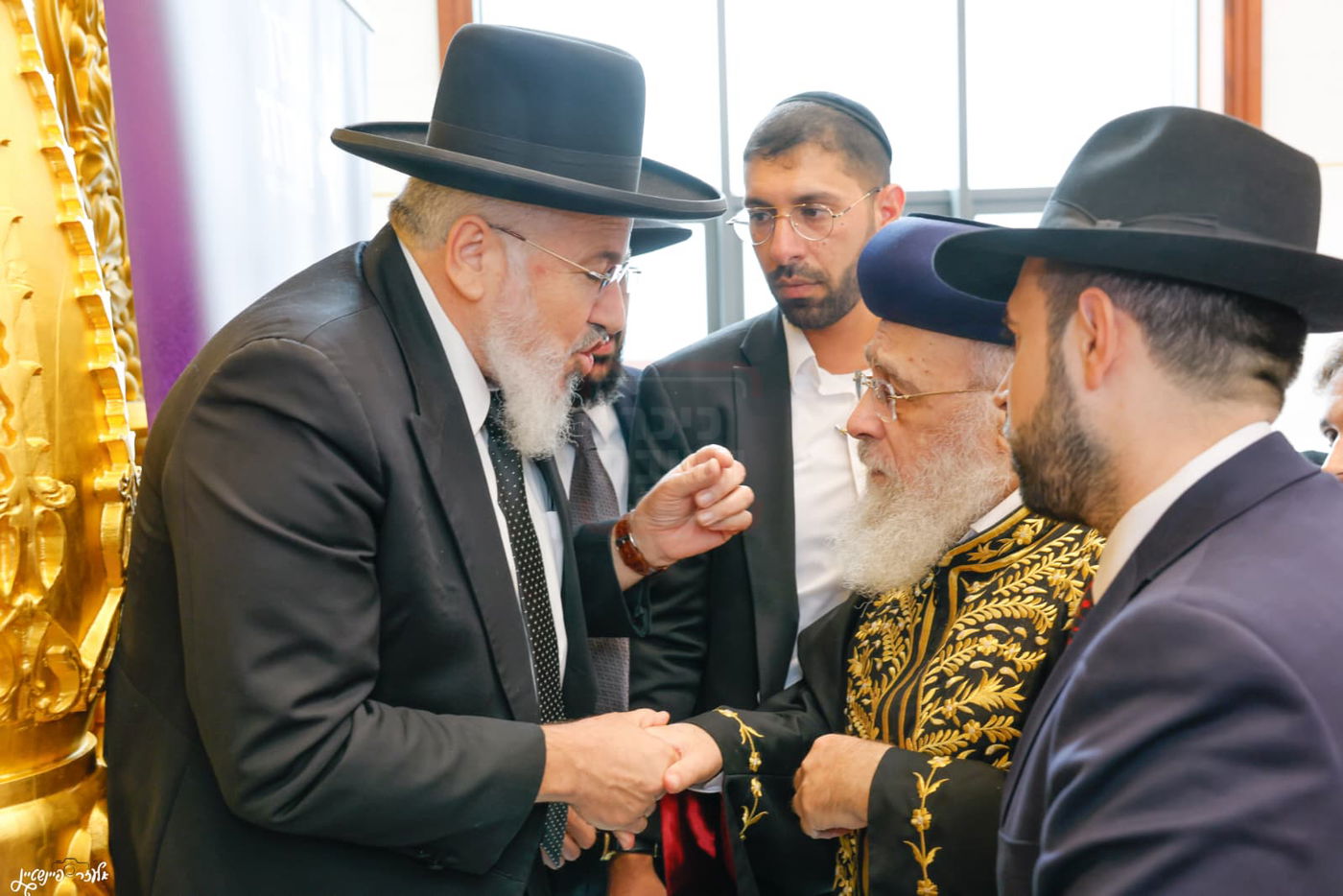 הח"כ שברח מריאיון | 'זופניק בכיכר' עם כל התמונות, הנייעס והחשיפות של השבוע