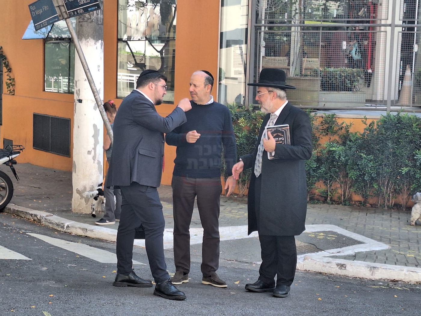 הח"כ שברח מריאיון | 'זופניק בכיכר' עם כל התמונות, הנייעס והחשיפות של השבוע