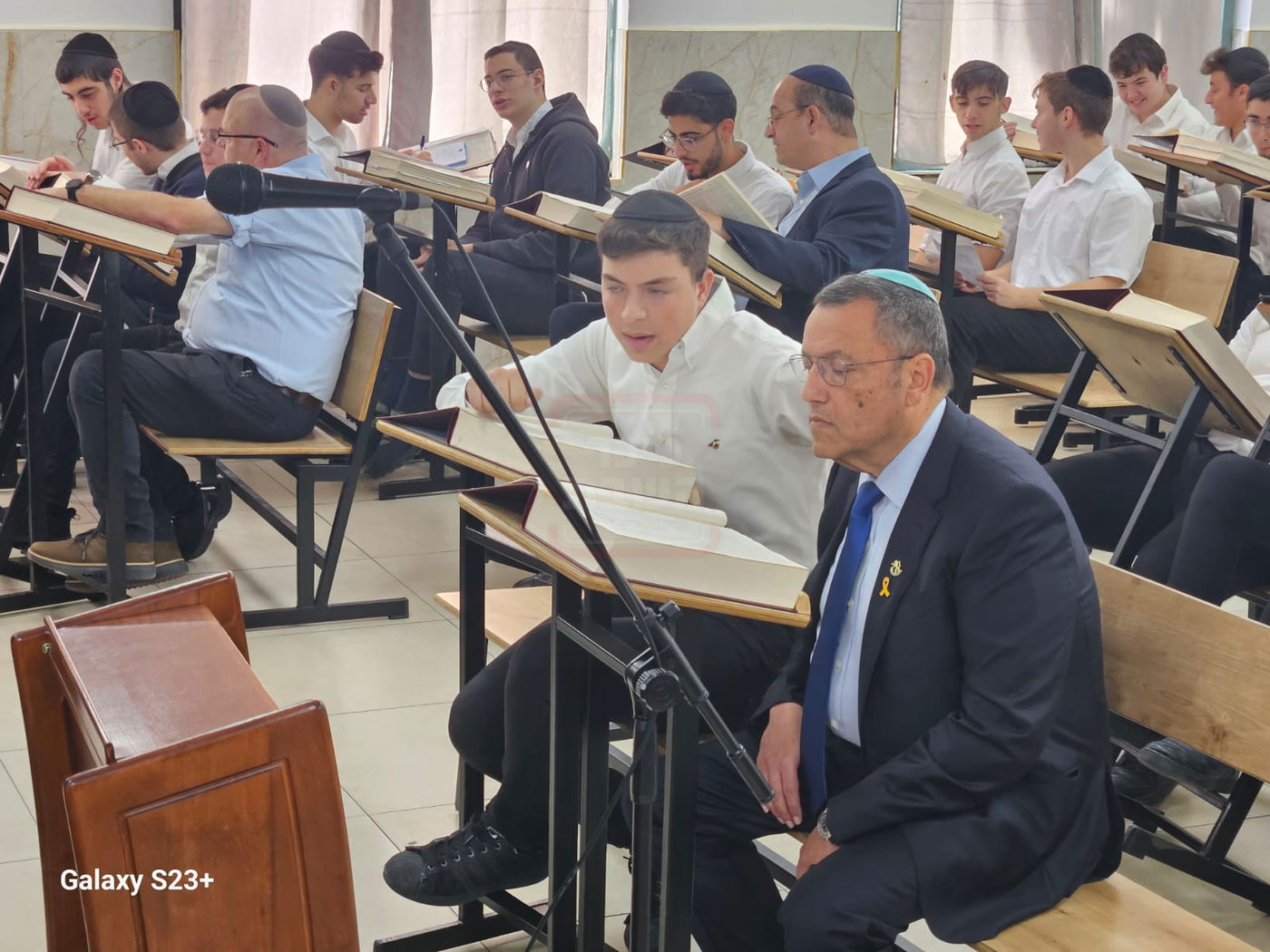 הח"כ שברח מריאיון | 'זופניק בכיכר' עם כל התמונות, הנייעס והחשיפות של השבוע