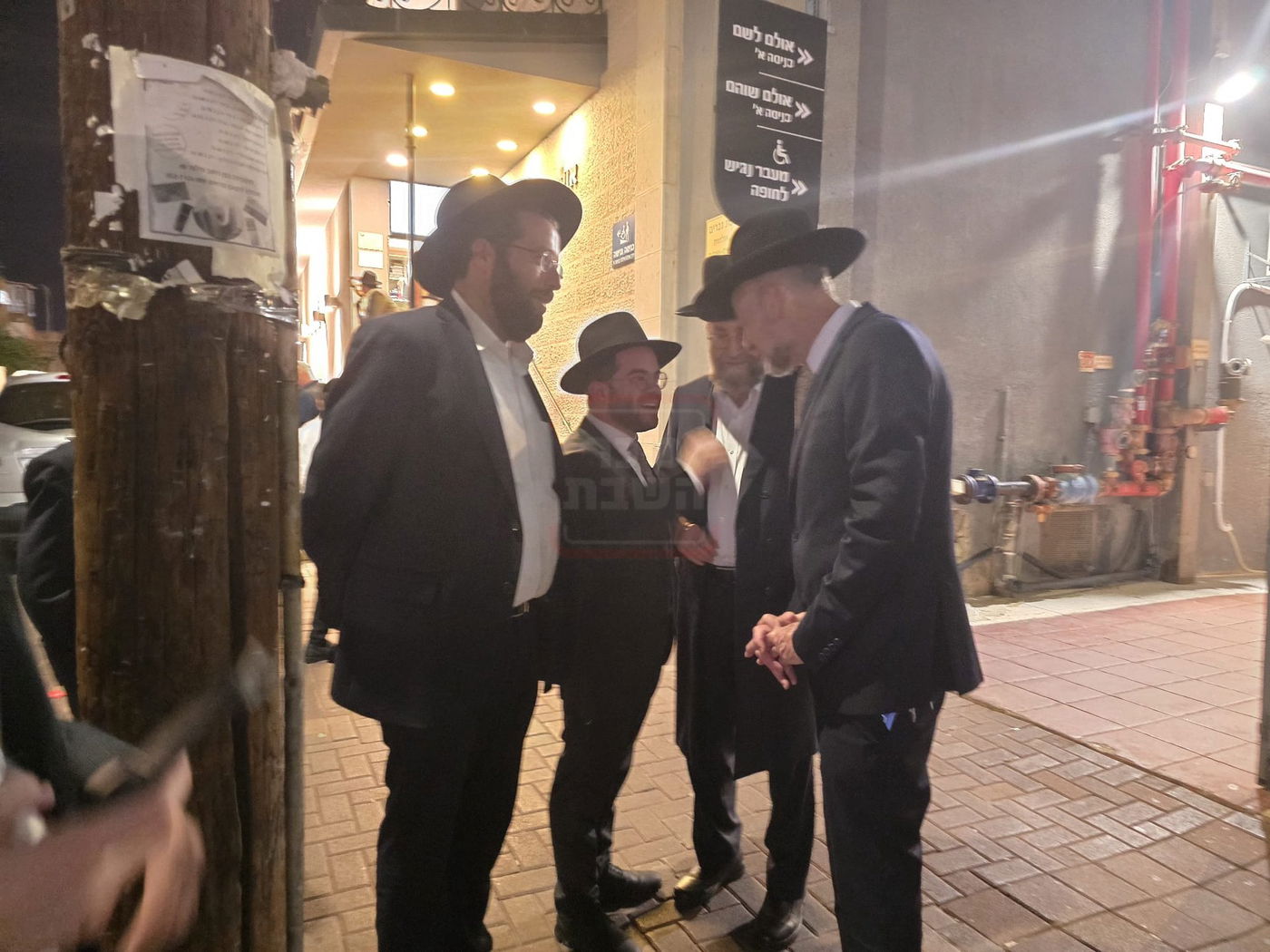 הח"כ שברח מריאיון | 'זופניק בכיכר' עם כל התמונות, הנייעס והחשיפות של השבוע