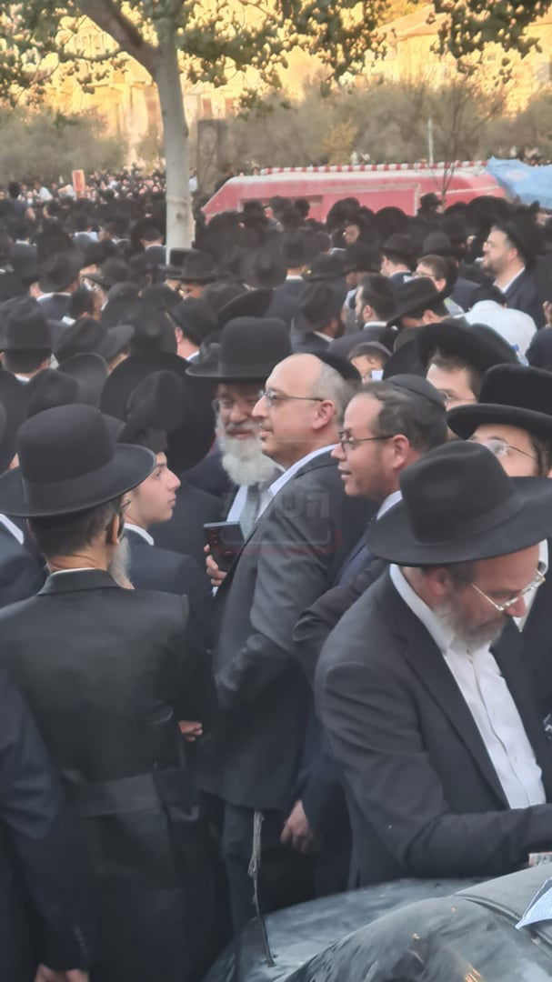 הח"כ שברח מריאיון | 'זופניק בכיכר' עם כל התמונות, הנייעס והחשיפות של השבוע