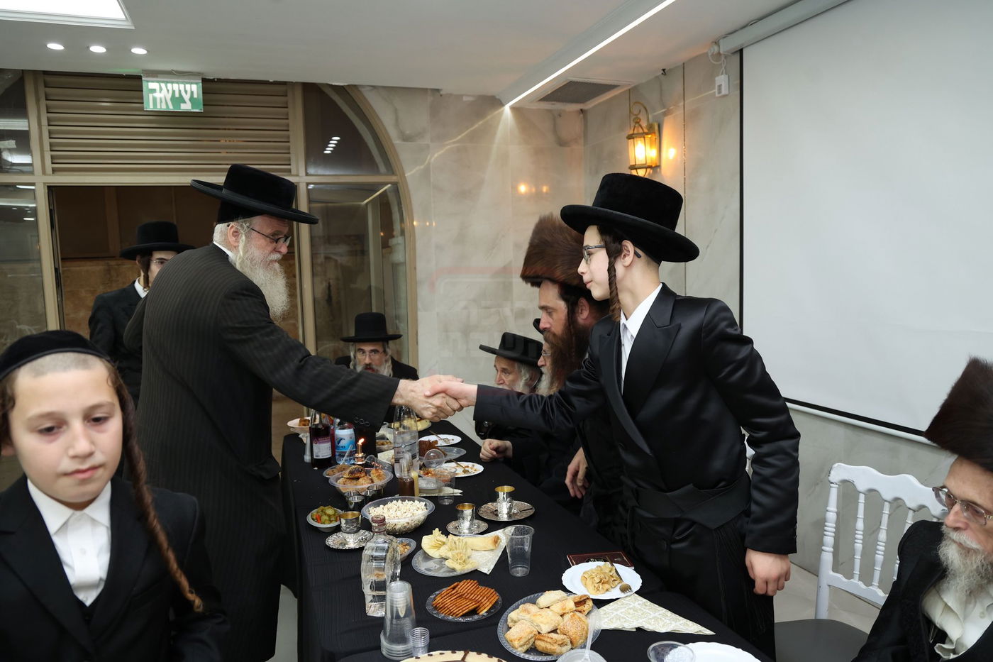 שמחת הבר מצוה לבן הרב אלימלך וייס 