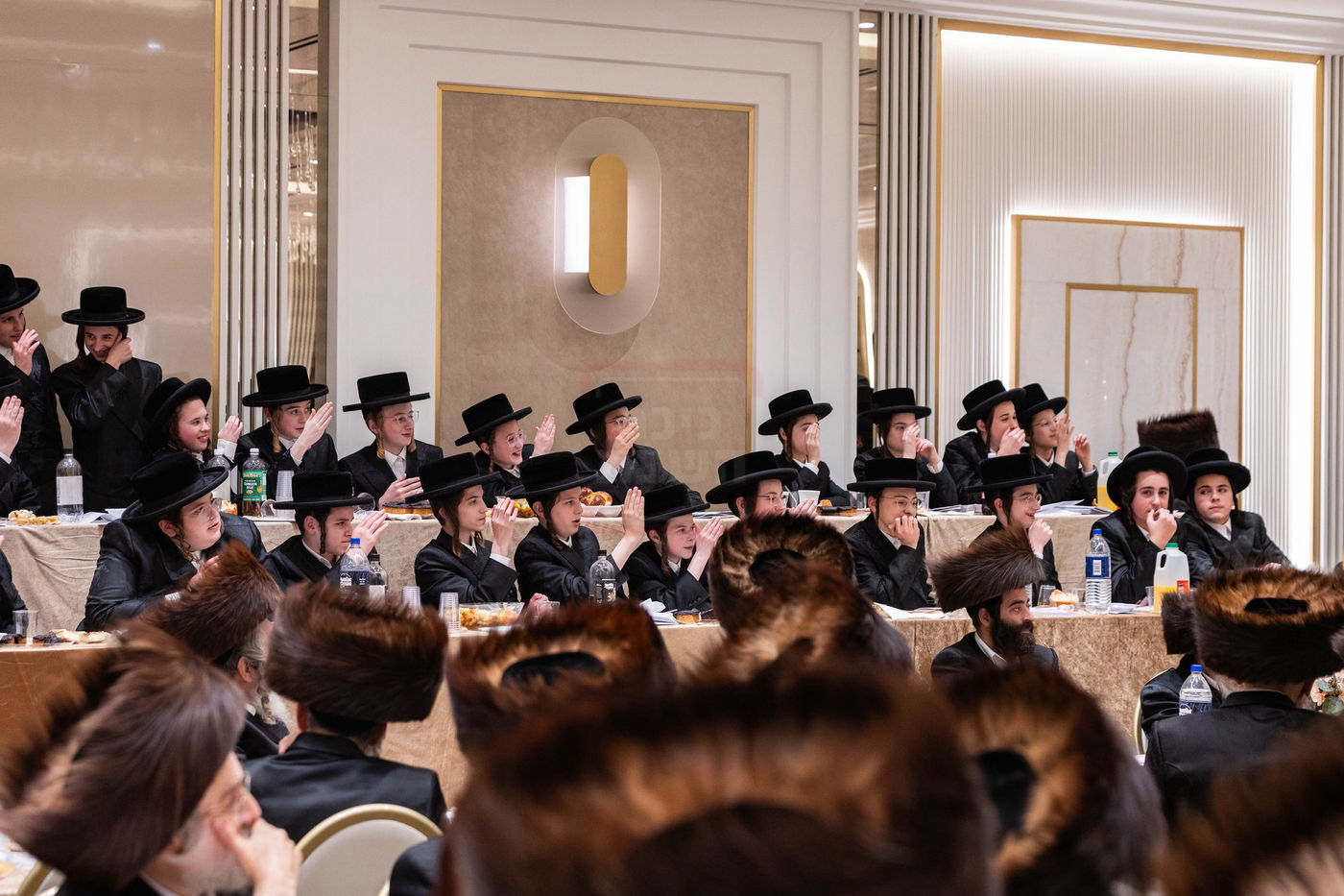 סיום מס' קידושין ע"י ילדי סאטמאר בוויליאמסבורג