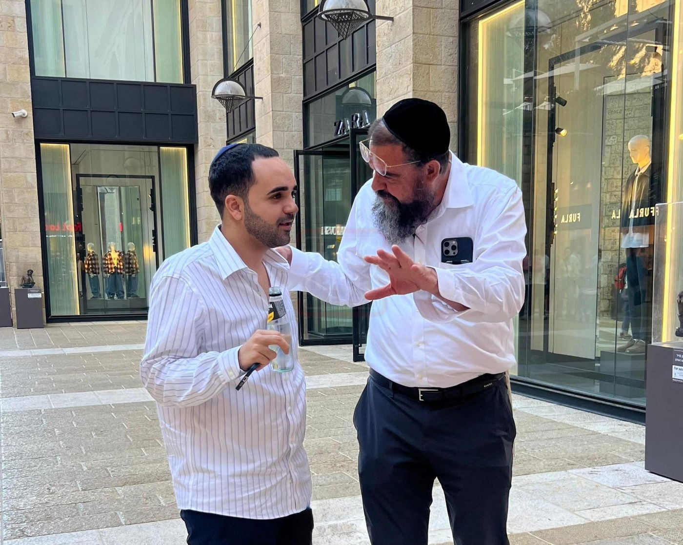 בתוך חודשיים הרכב נגנב פעמיים | 'זופניק בכיכר' עם כל התמונות, הנייעס והחשיפות של השבוע