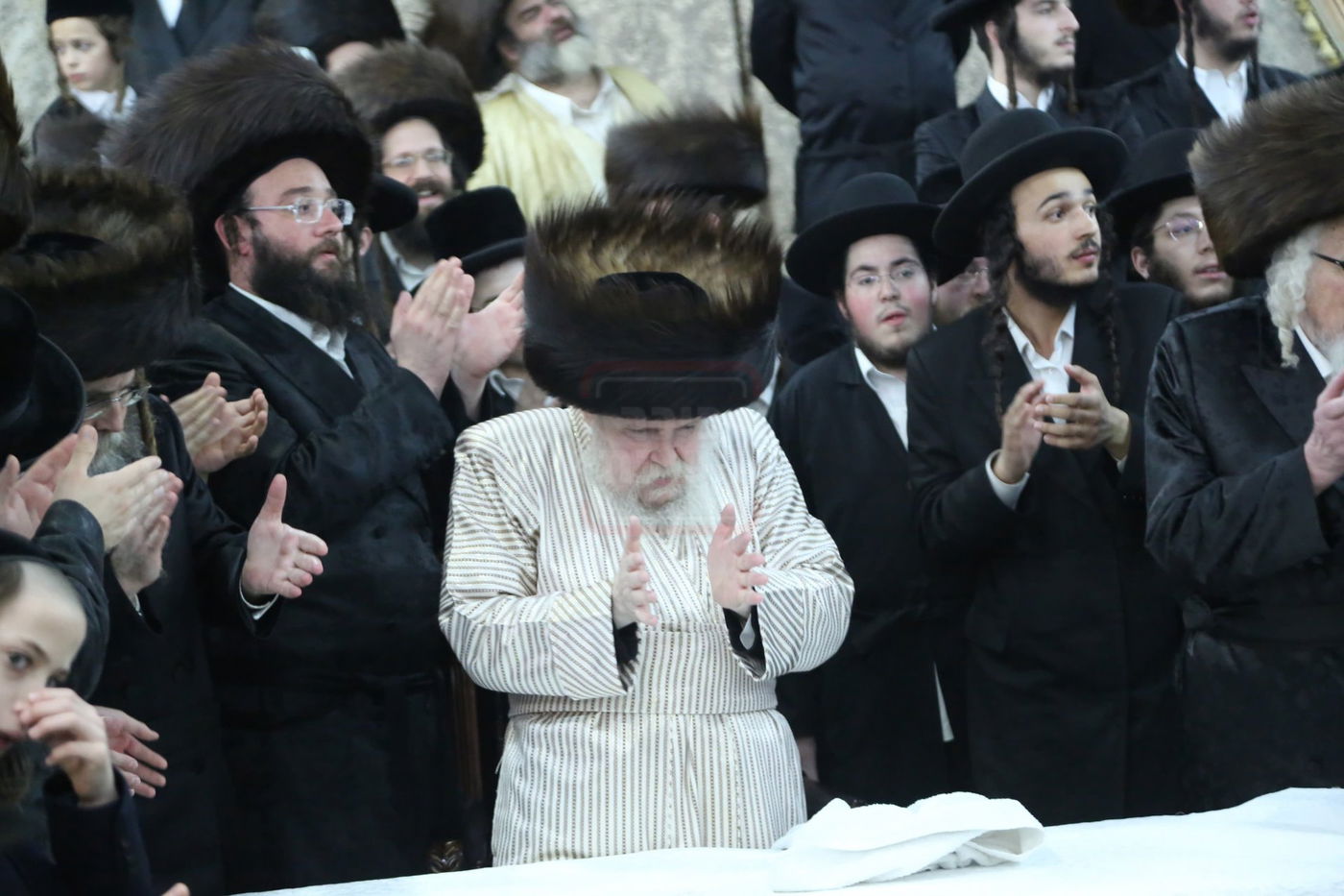 שמחת נישואי נכדת האדמו"ר מלעלוב ארה"ב