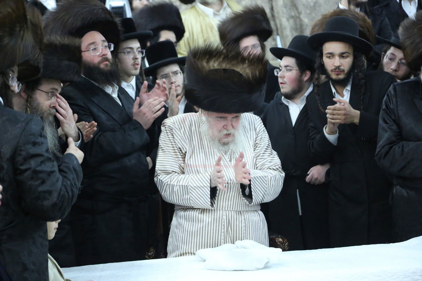 שמחת נישואי נכדת האדמו"ר מלעלוב ארה"ב