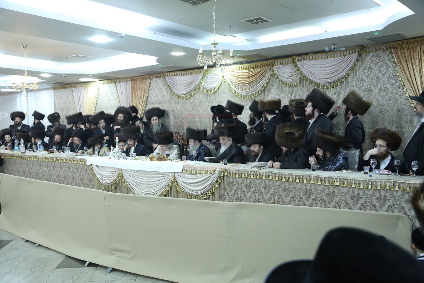 שמחת נישואי נכדת האדמו"ר מלעלוב ארה"ב