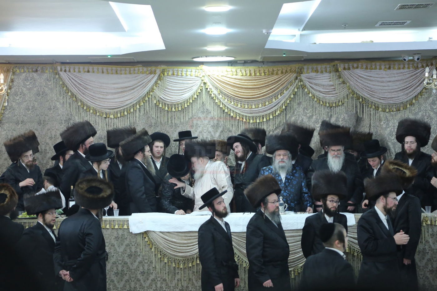 שמחת נישואי נכדת האדמו"ר מלעלוב ארה"ב