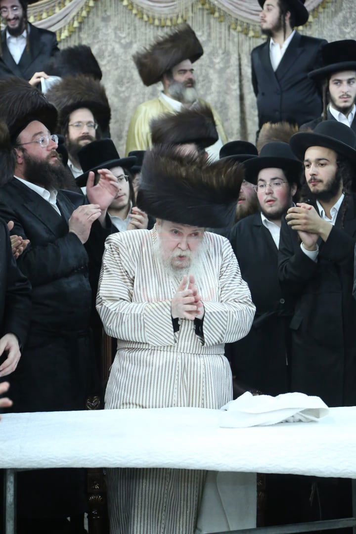 שמחת נישואי נכדת האדמו"ר מלעלוב ארה"ב