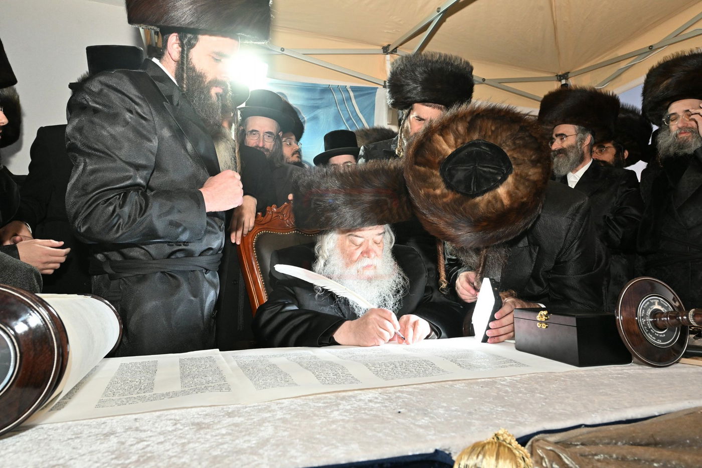 מעמד הכנסת ספר תורה בעיירת דארג