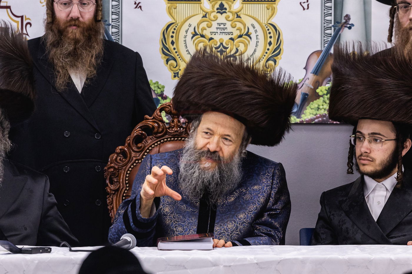 האדמו"ר מבאבוב 45 בביקור בת"ת בעיר יוניאן