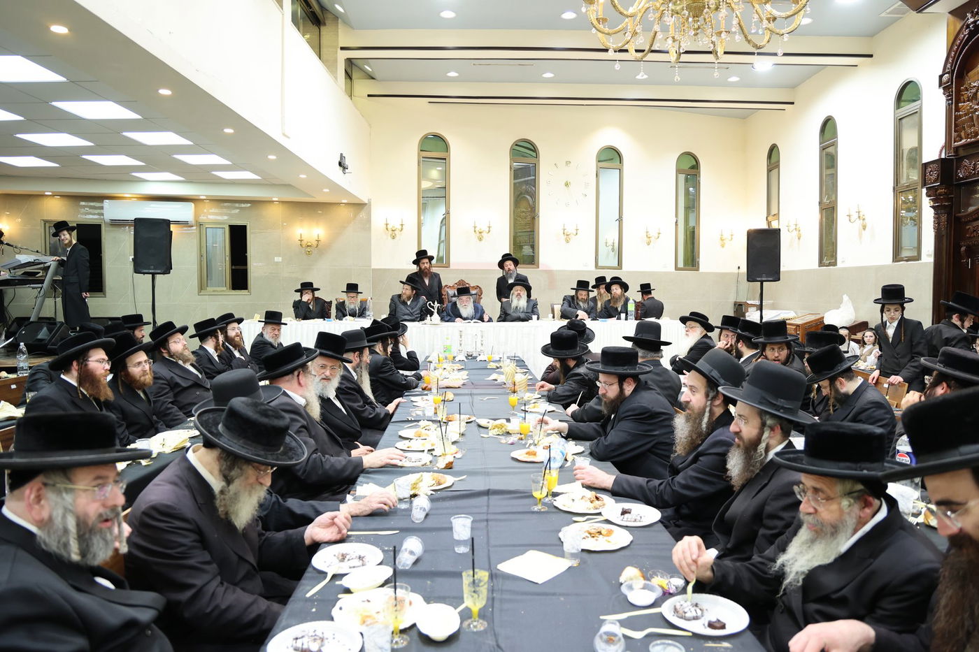 סעודת הודאה בקרעטשניף י-ם