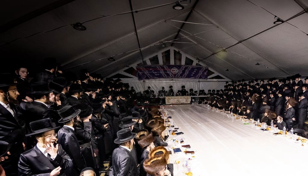 האדמו"ר מבאבוב 45 בשב"ק בעיר יוניאן